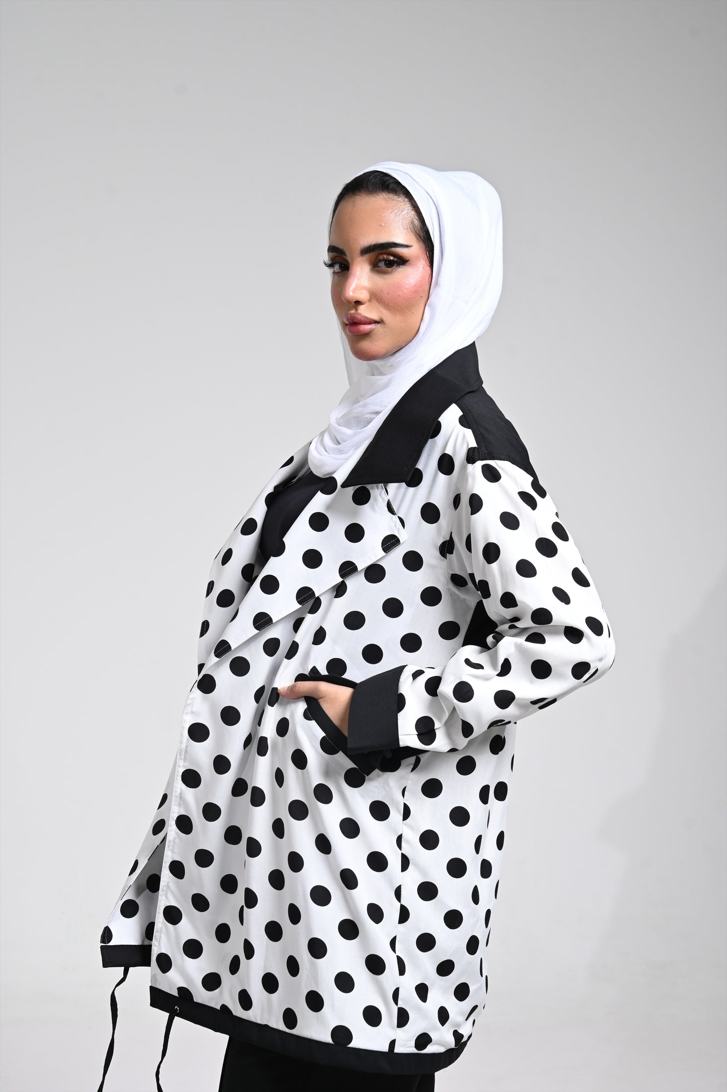 Polka dots jacket white